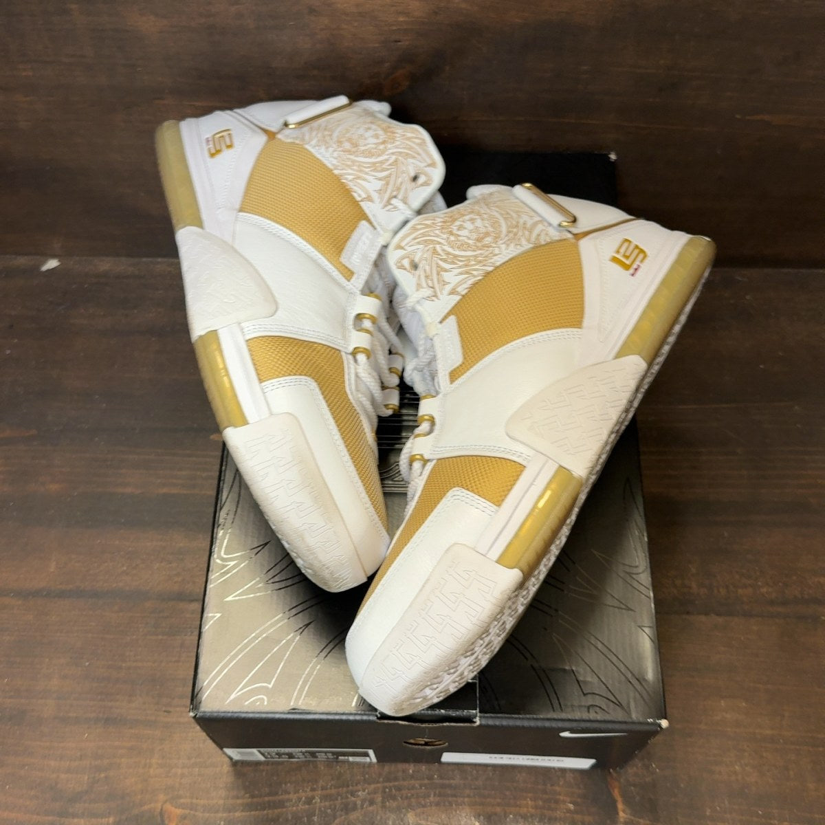 Nike LeBron Zoom 2 Maccabi (2022) - Image 2