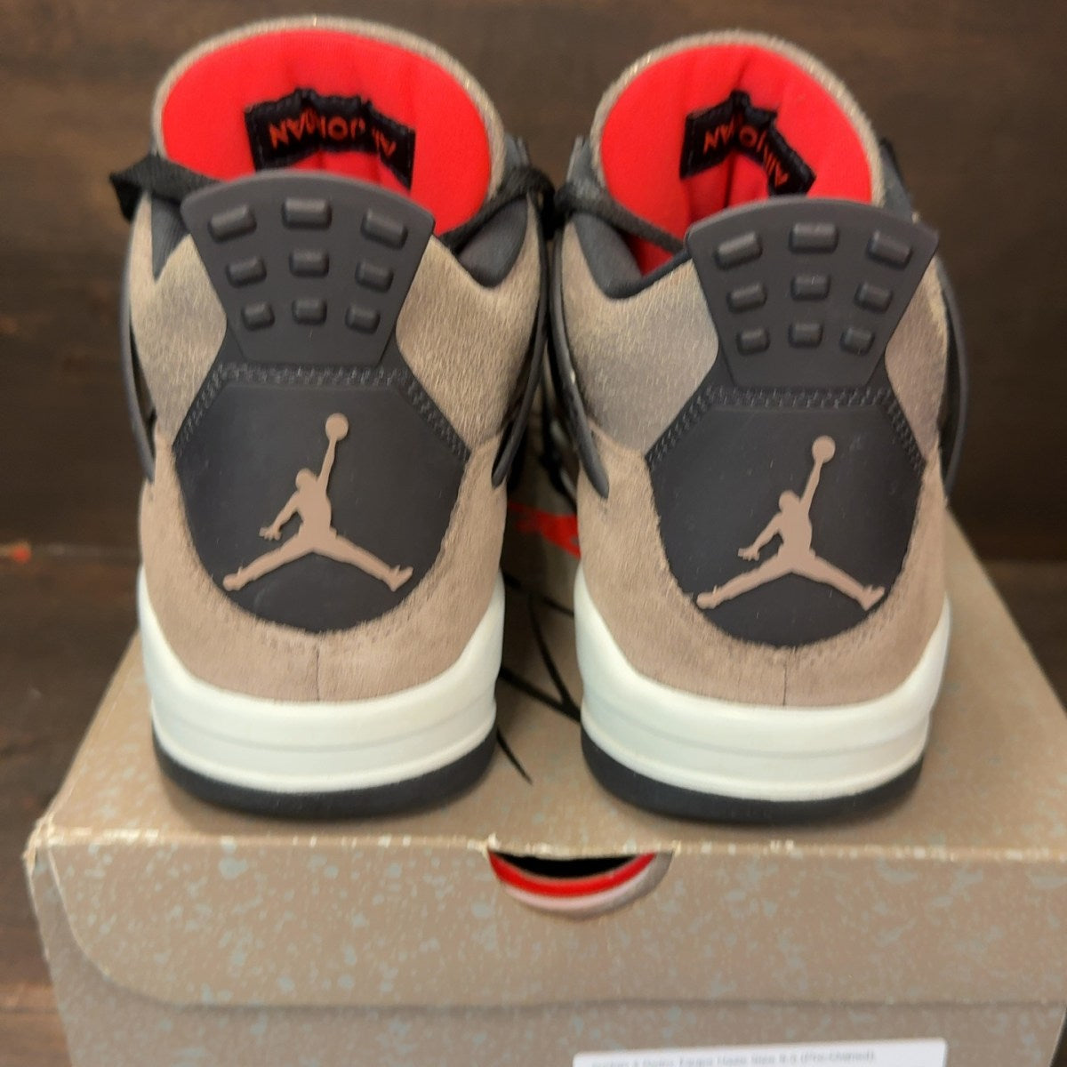 Jordan 4 Retro Taupe Haze Size 8.5 (Pre-Owned) - aux