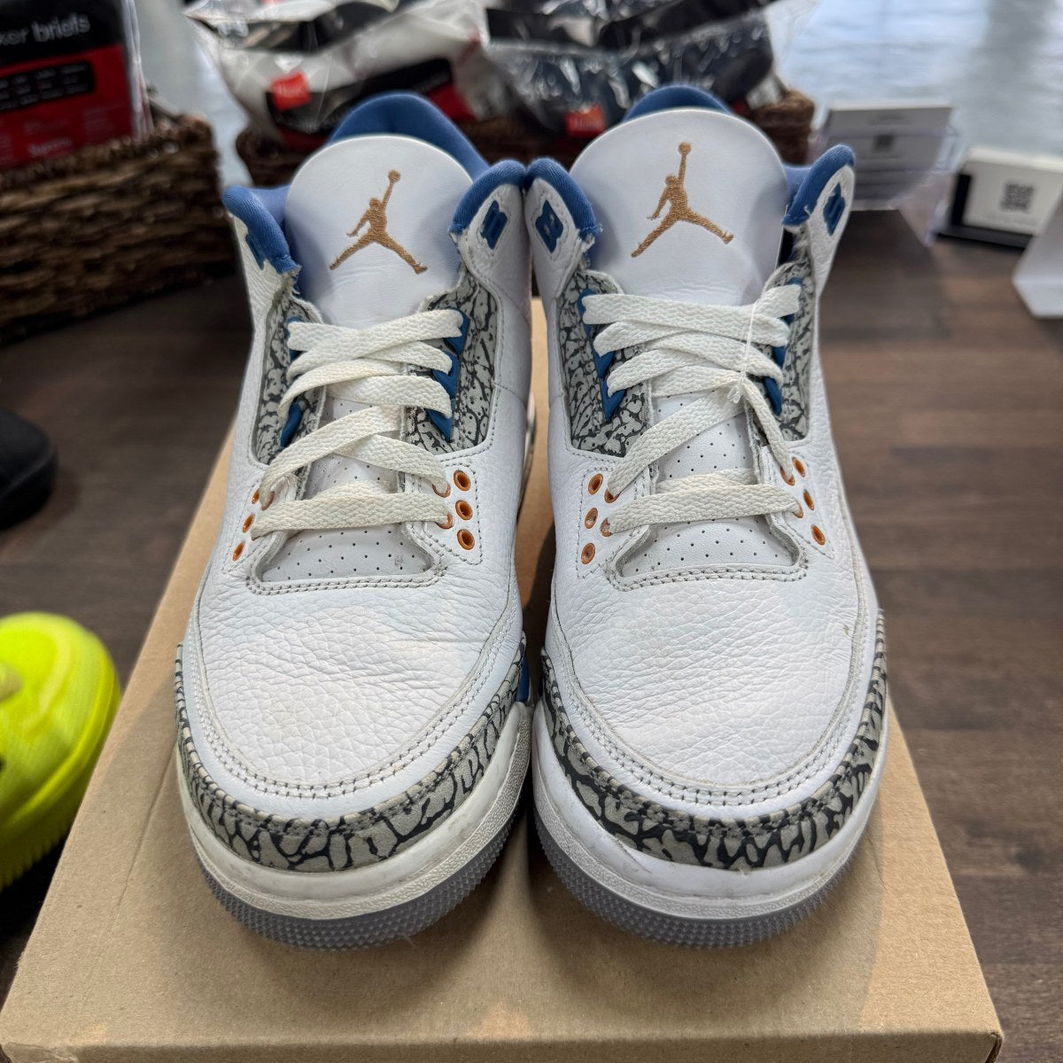 Jordan 3 Retro Wizards (GS) Size 6.5Y (Pre-Owned) - Image 3