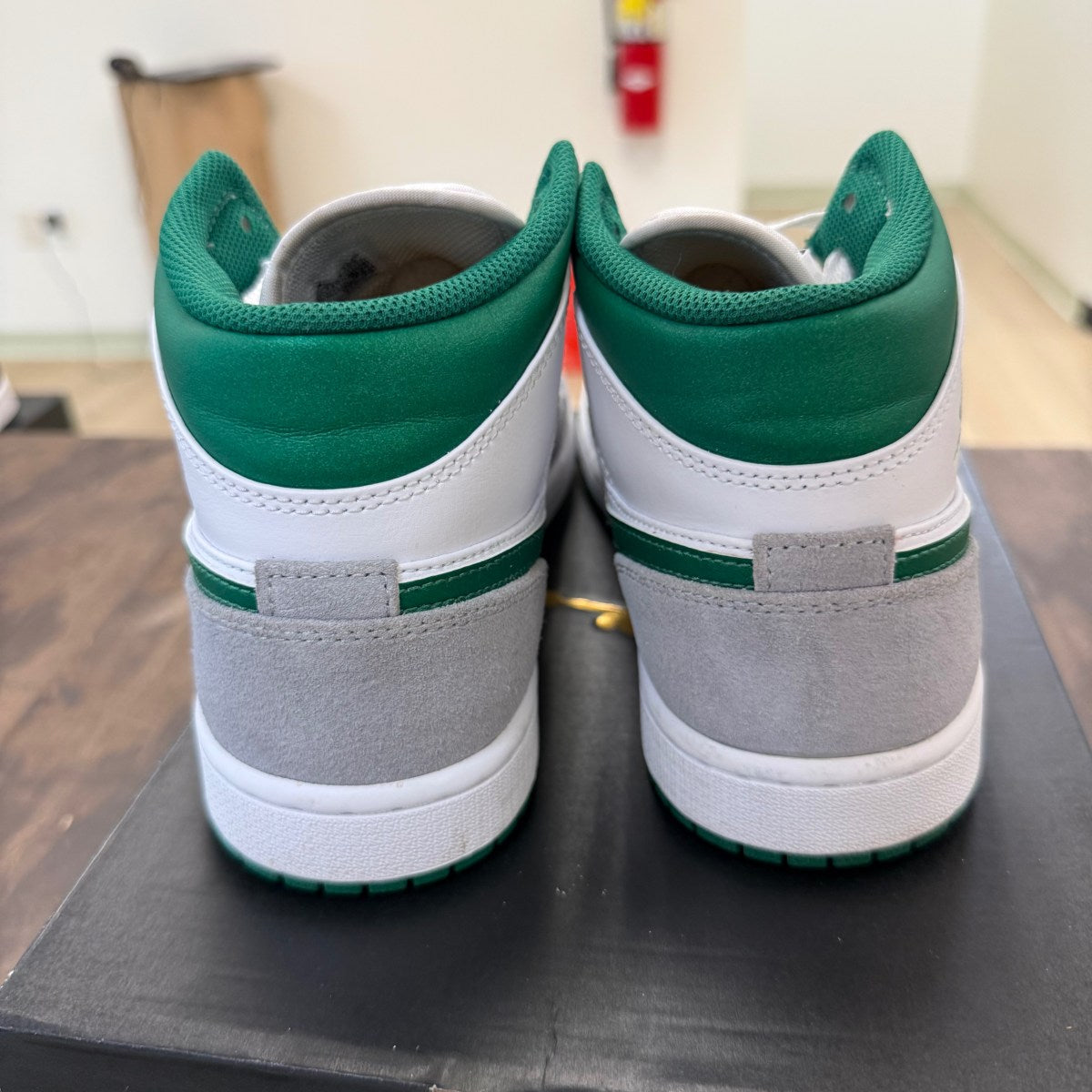 Jordan 1 Mid SE Grey Green - Image 3