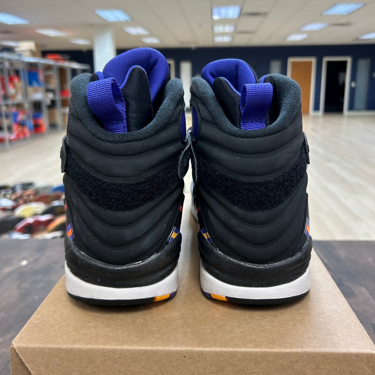 Jordan 8 Retro Three Peat Size 11 (Pre-Owned) - Image 4
