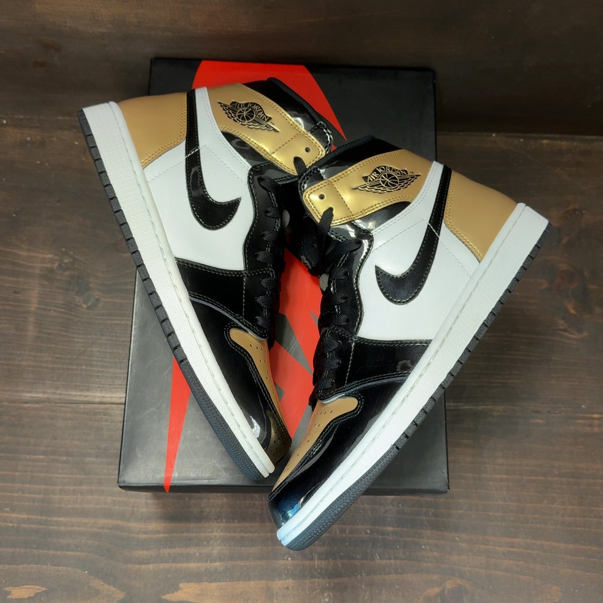 Jordan 1 Retro High NRG Patent Gold Toe Size 10 (Pre-Owned) - back