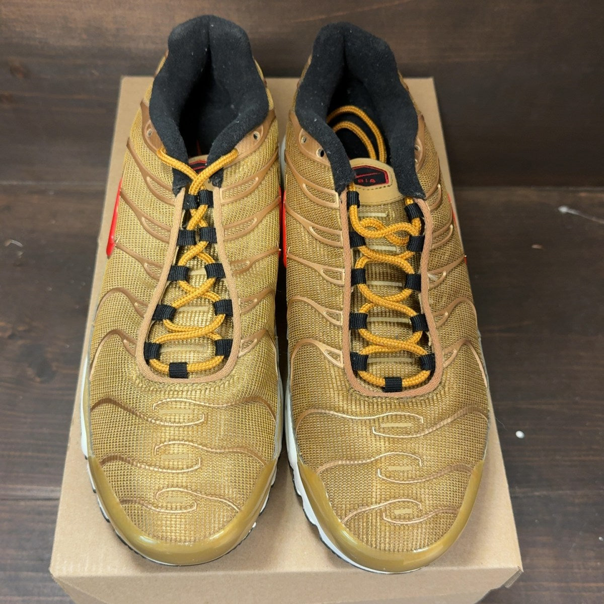 Nike Air Max Plus Metallic Gold (2018) Size 9.5 (Pre-Owned) - Image 3