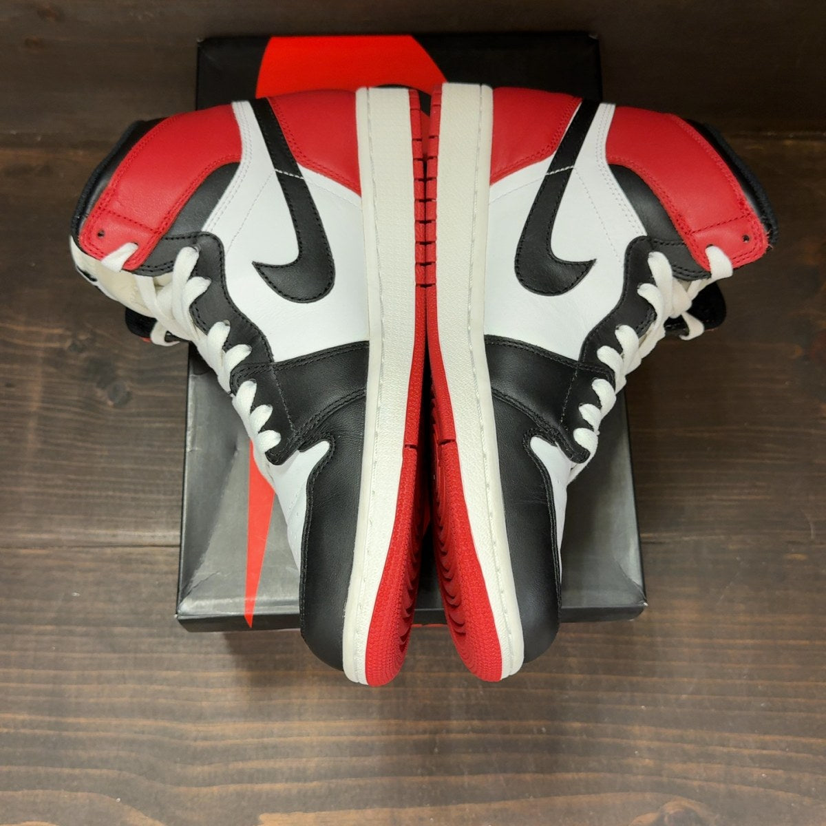 Jordan 1 Retro Black Toe (2013) Size 9.5 (Pre-Owned) - Image 4