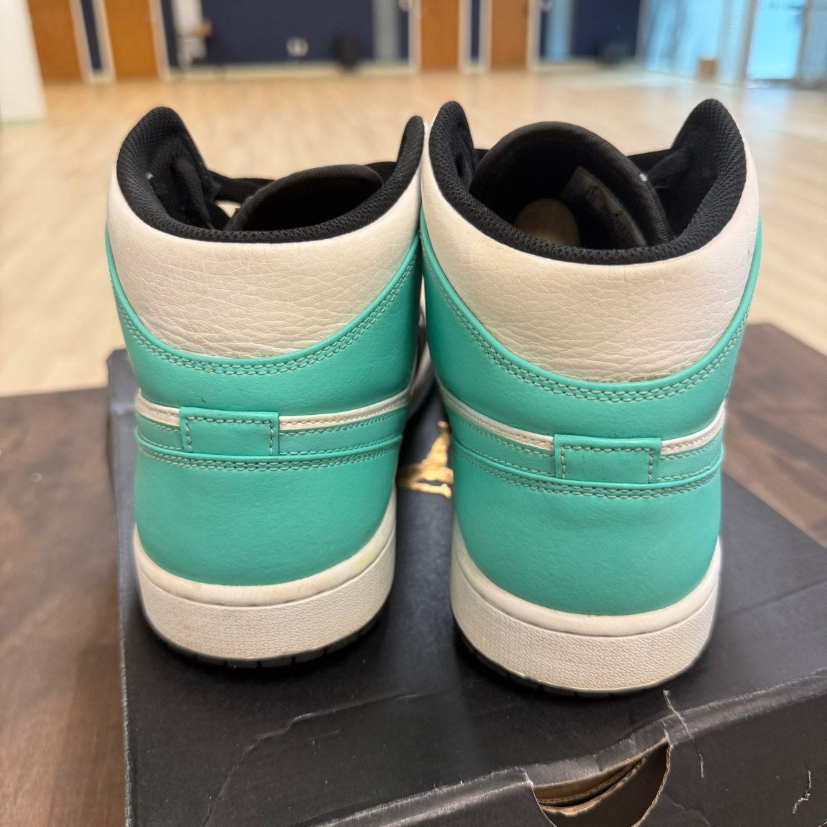 Jordan 1 Mid Tropical Twist Igloo - Image 5