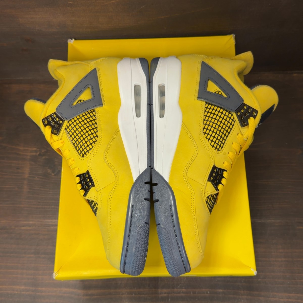 Jordan 4 Retro Lightning (2021) - Image 4