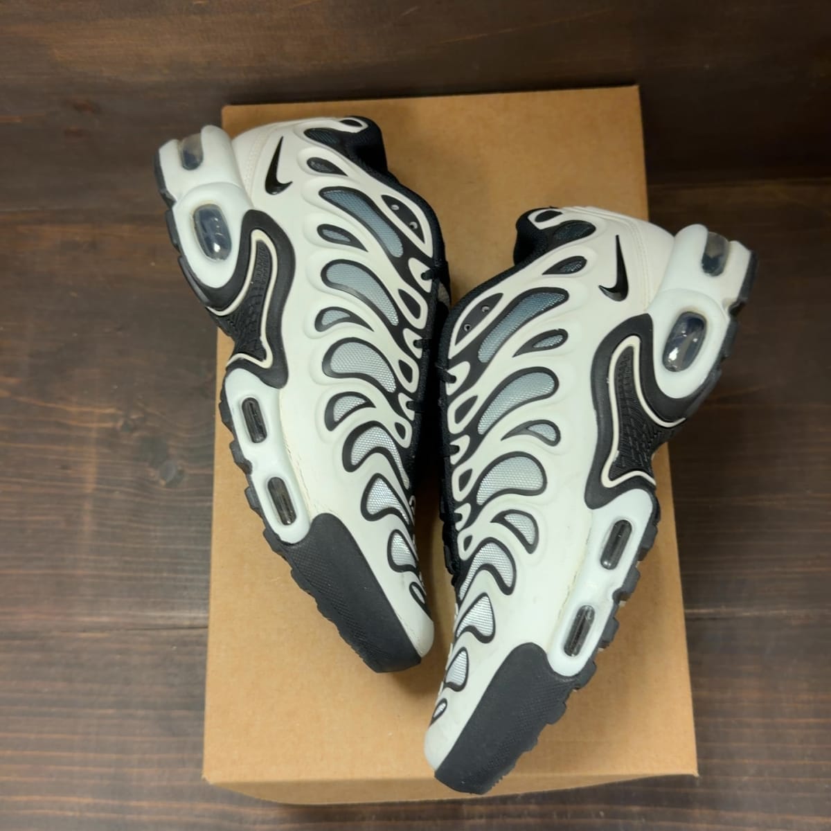 Nike Air Max Plus Drift White Black Metallic Silver Size 6 (Pre-Owned) - back
