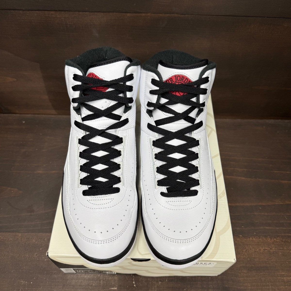 Jordan 2 Retro OG Chicago (2022) - Image 2
