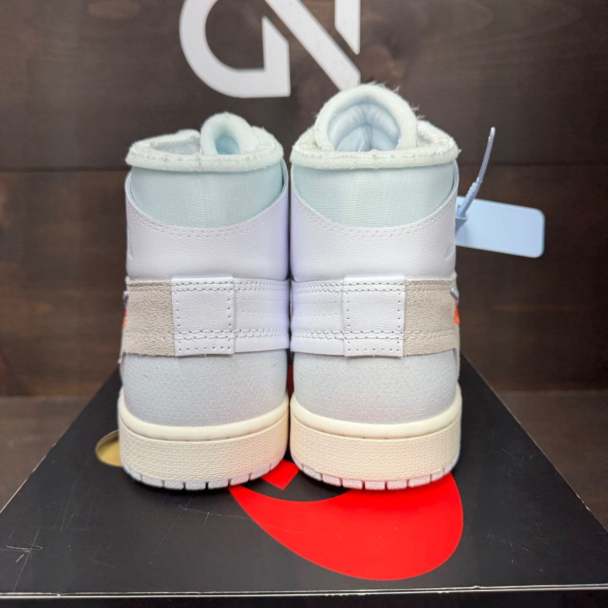 Jordan 1 Retro High Off-White Alaska - Image 5