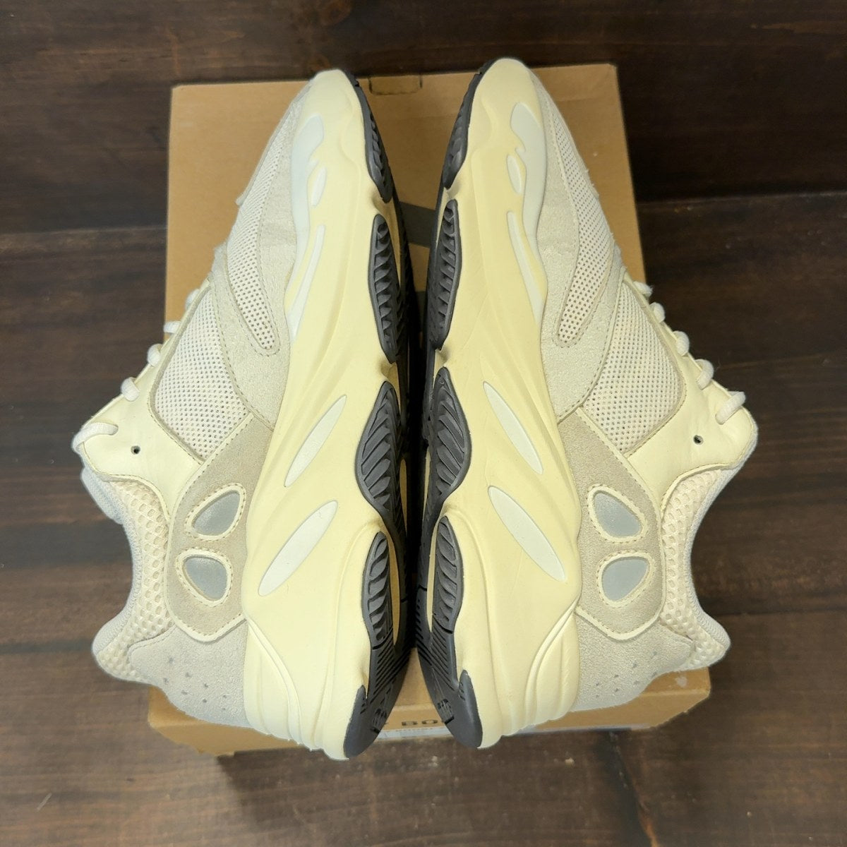 adidas Yeezy Boost 700 Analog - Image 6