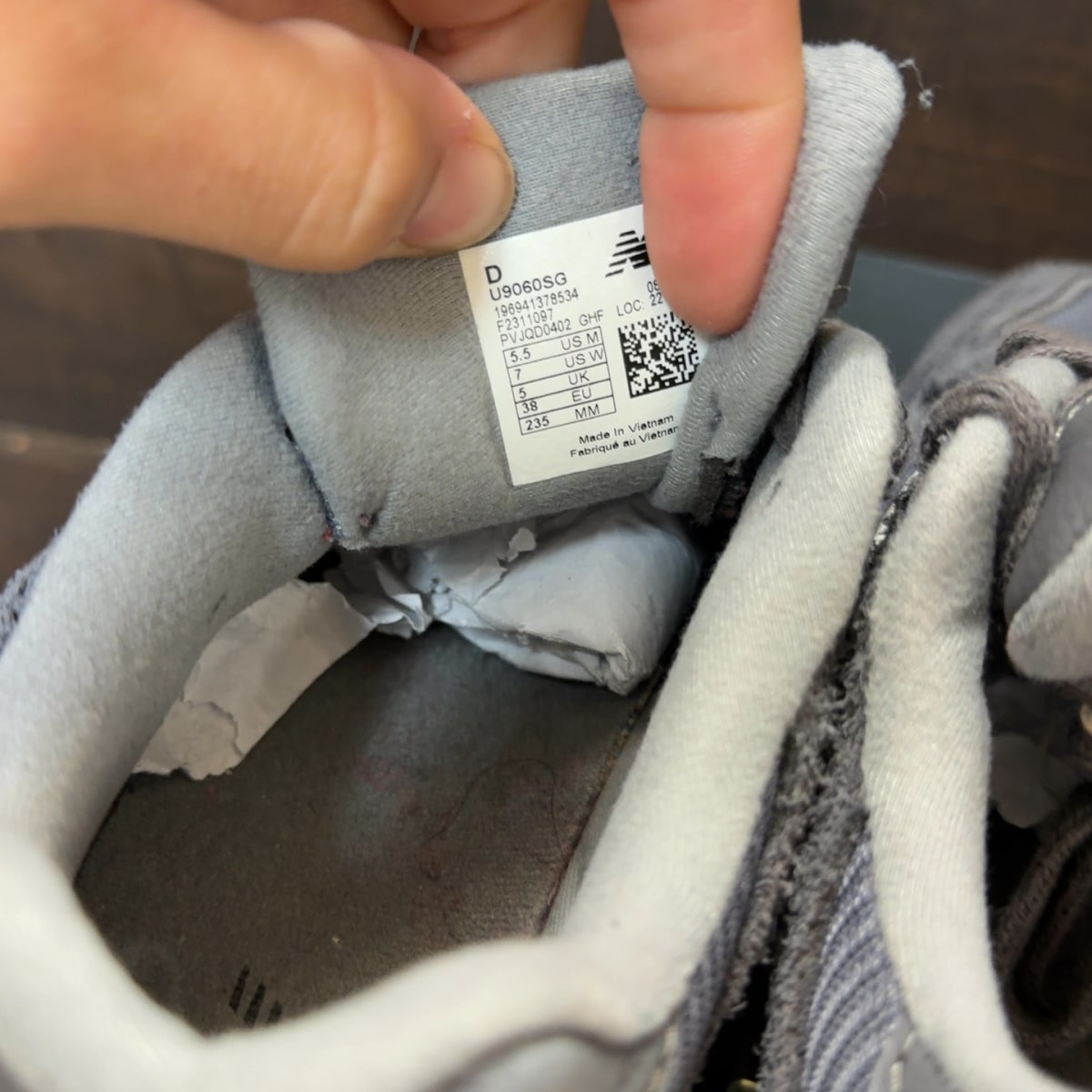 New Balance 9060 Magnet Size 5.5 (Pre-Owned) - aux