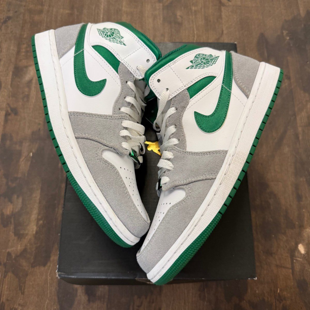 Jordan 1 Mid SE Grey Green - Image 1