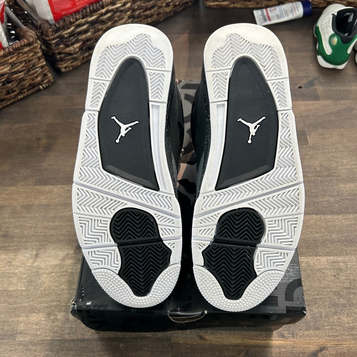 Jordan 4 Retro Fear (2024) - Image 5