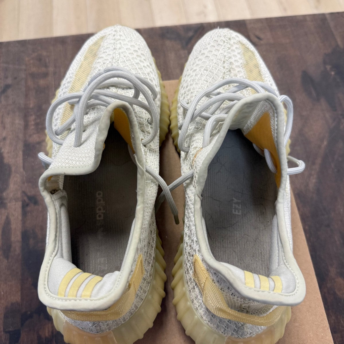 adidas Yeezy Boost 350 V2 Light Size 12 (Pre-Owned) - Image 4