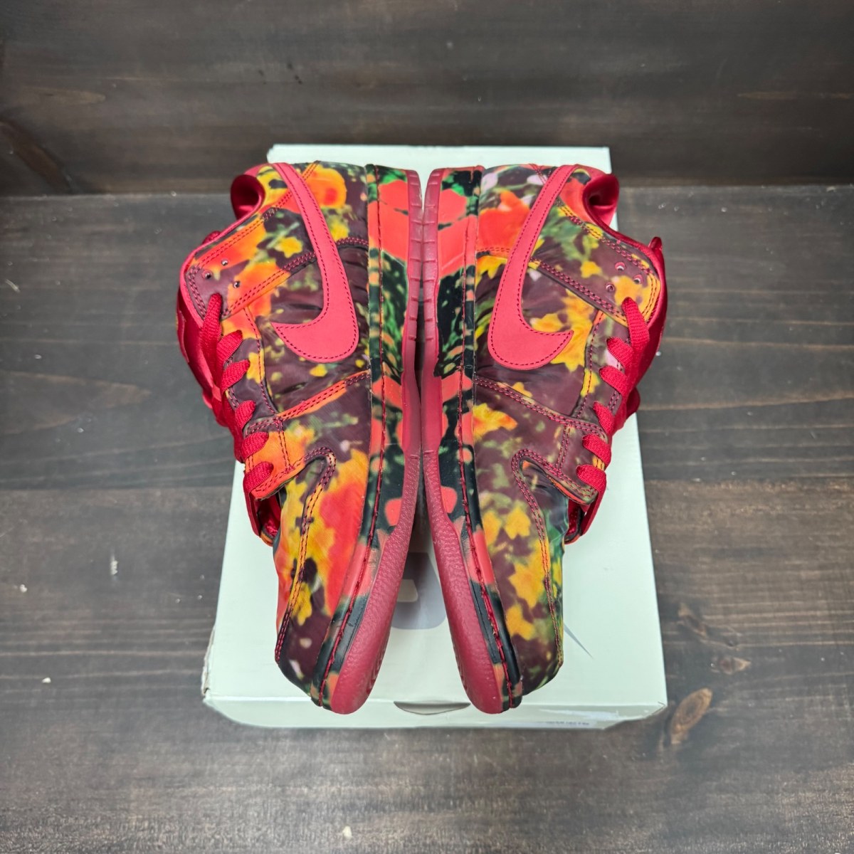 Nike SB Dunk Low The Wizard of Oz Poppy Field - Image 4