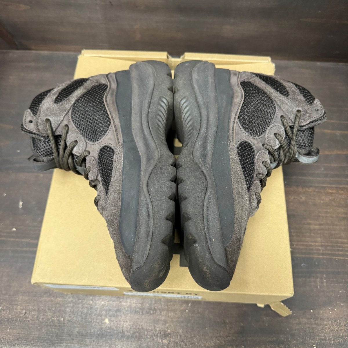 adidas Yeezy Desert Boot Oil Size 9.5 (Pre-Owned) - tag