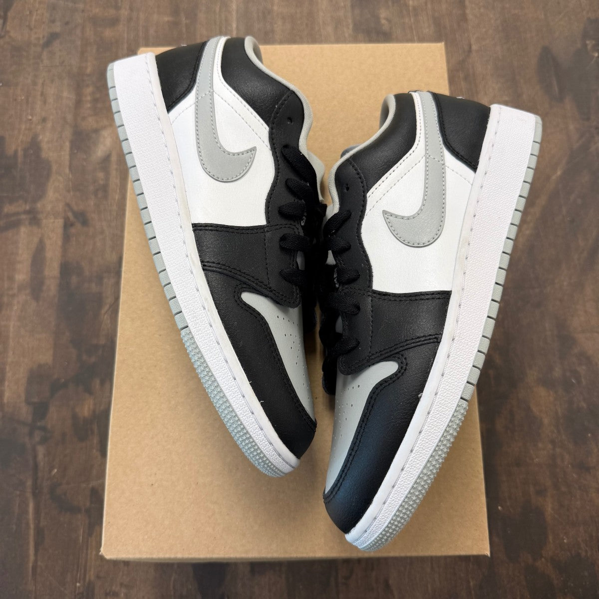 Jordan 1 Low Shadow Toe (GS) Size 7Y (Pre-Owned) - Image 1