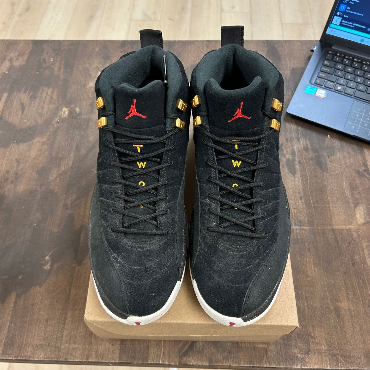 Jordan 12 Retro Reverse Taxi Size 10.5 (Pre-Owned) - Image 2