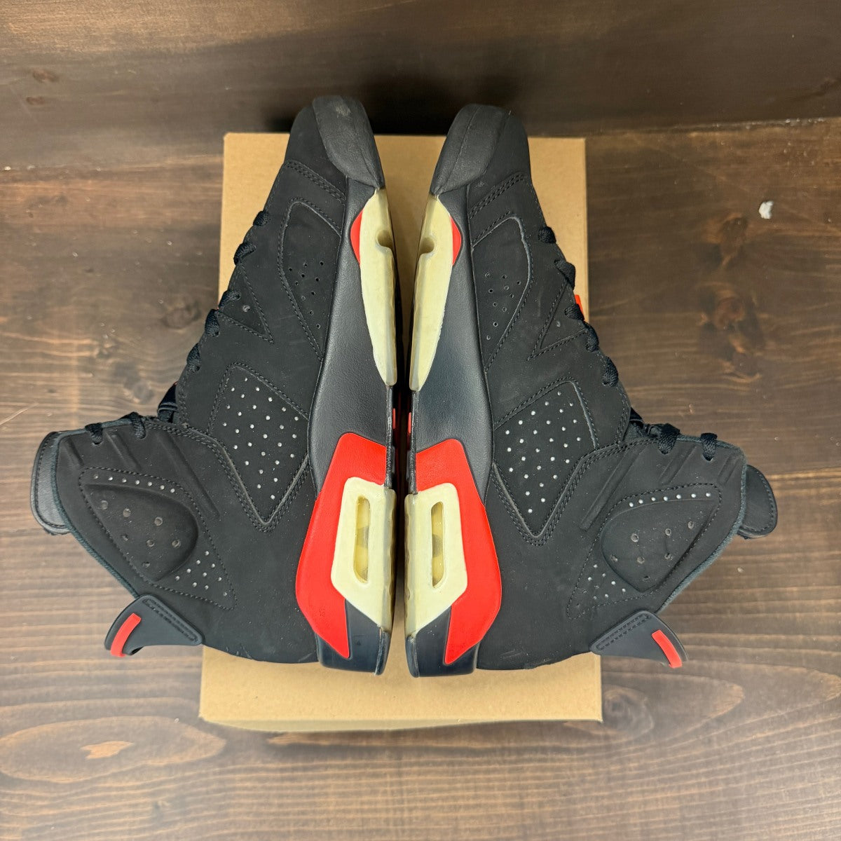 Jordan 6 Retro Black Infrared (2019) Size 10 (Pre-Owned) - Image 5