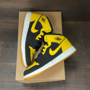 Jordan 1 Retro Mid New Love (2017) (GS) Size 6Y (Pre-Owned) - Image 2
