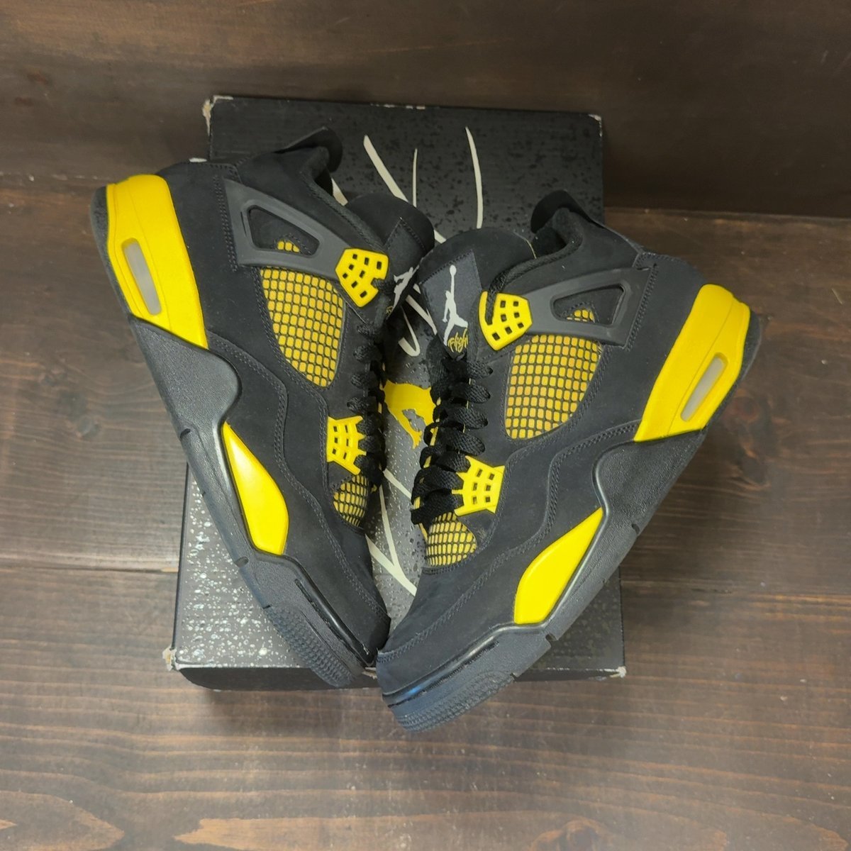 Jordan 4 Retro Thunder (2023) Size 9 (Pre-Owned) - back