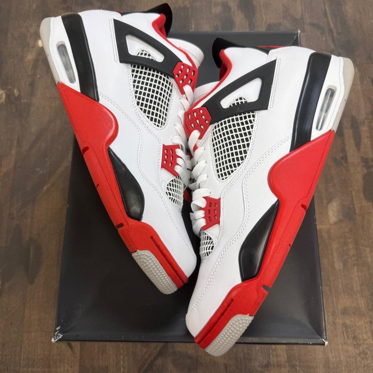 Jordan 4 Retro Fire Red (2020) - Image 1