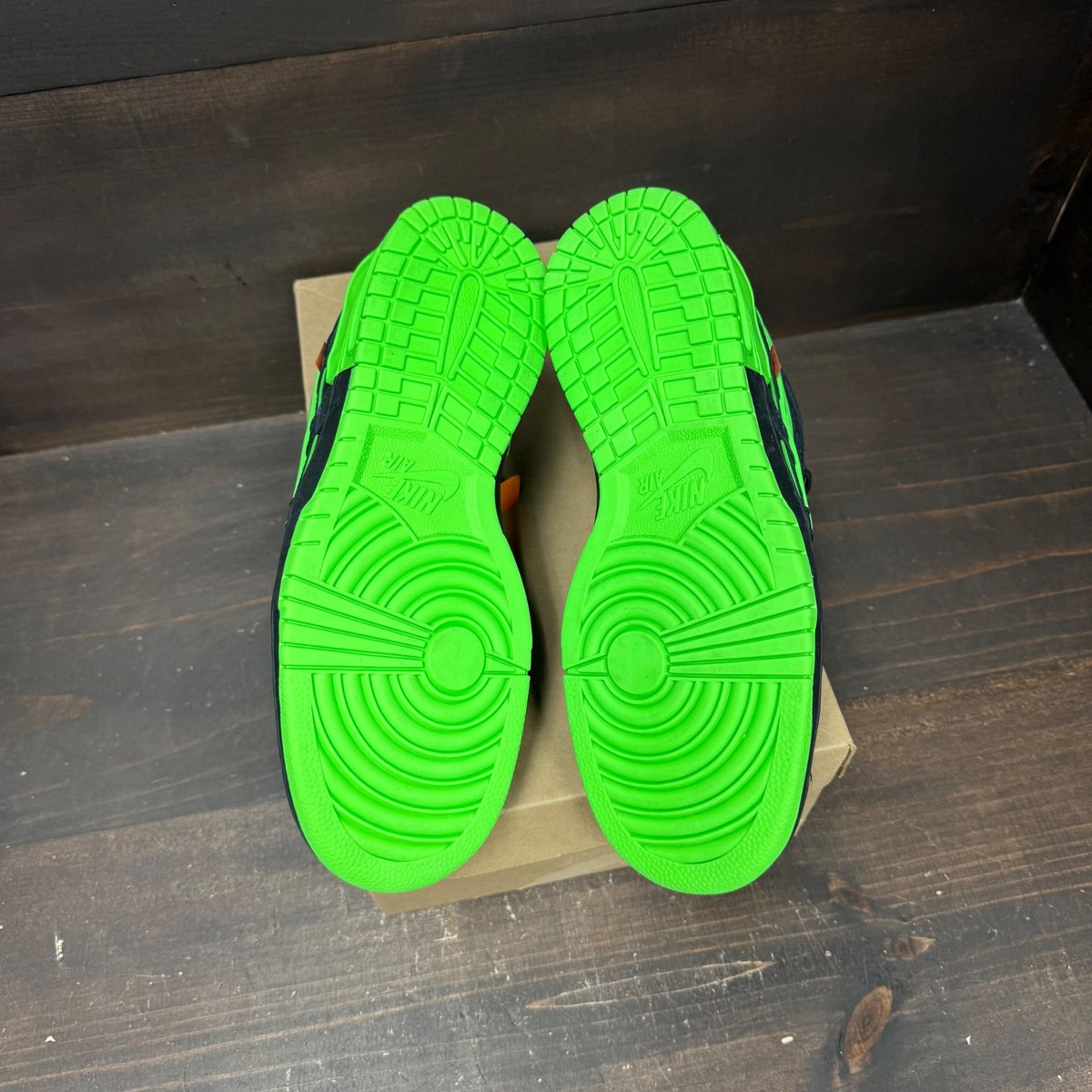 Nike Air Rubber Dunk Off-White Green Strike Size 9 - box