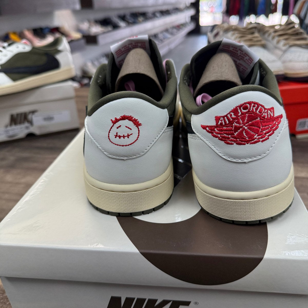 Jordan 1 Retro Low OG SP Travis Scott Medium Olive - Image 4