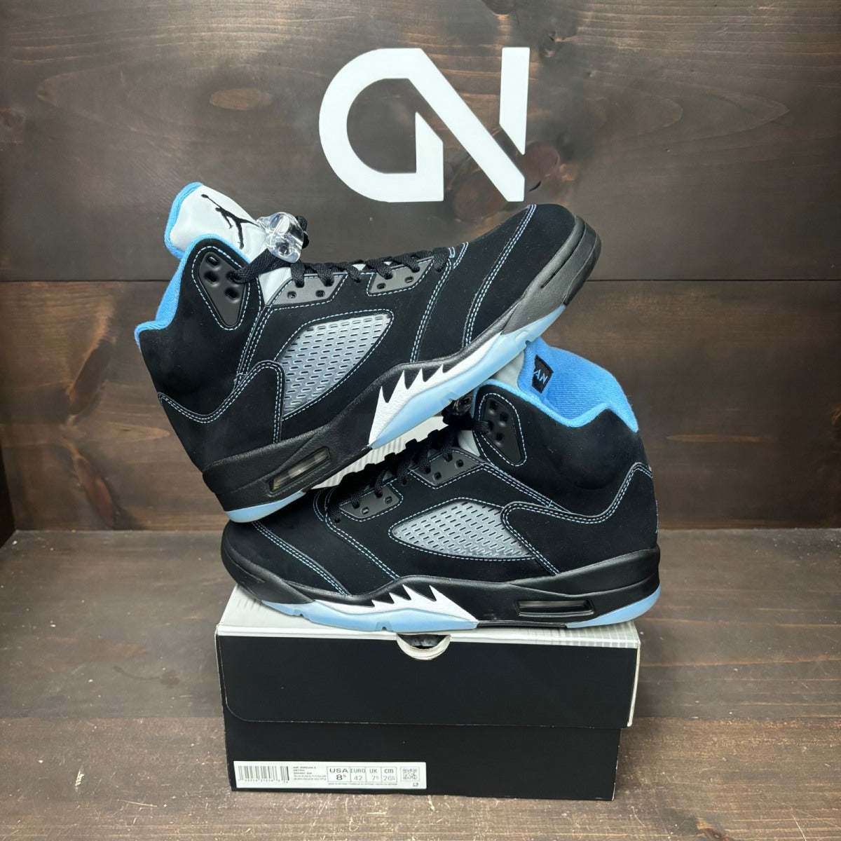 Jordan 5 Retro Black University Blue (2026) - Image 1