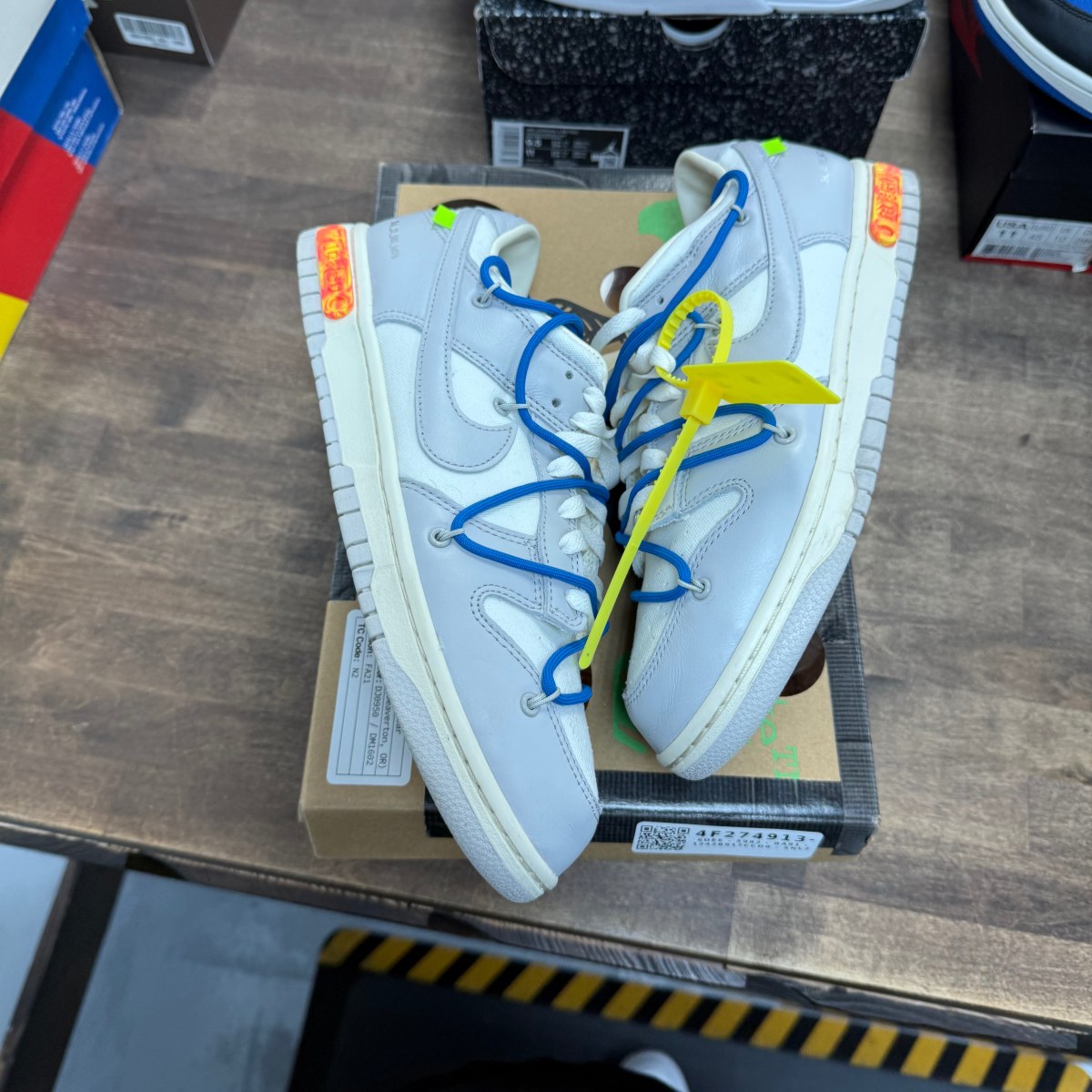 Nike Dunk Low Off-White Lot 10 - Image 1