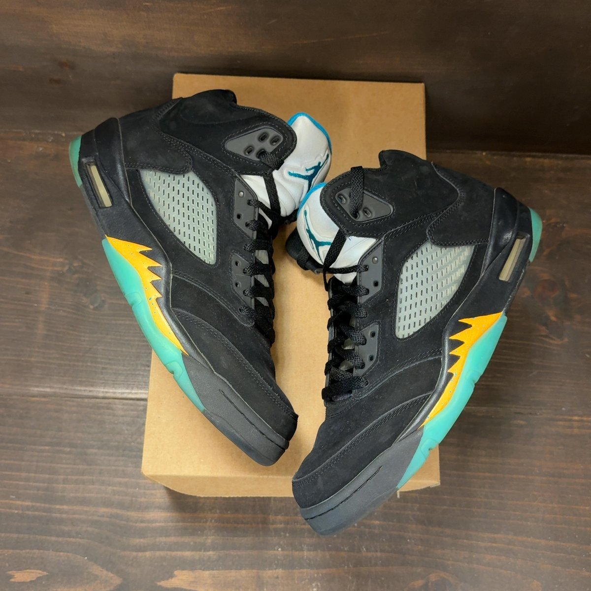 Jordan 5 Retro Aqua Size 10 (Pre-Owned) - back