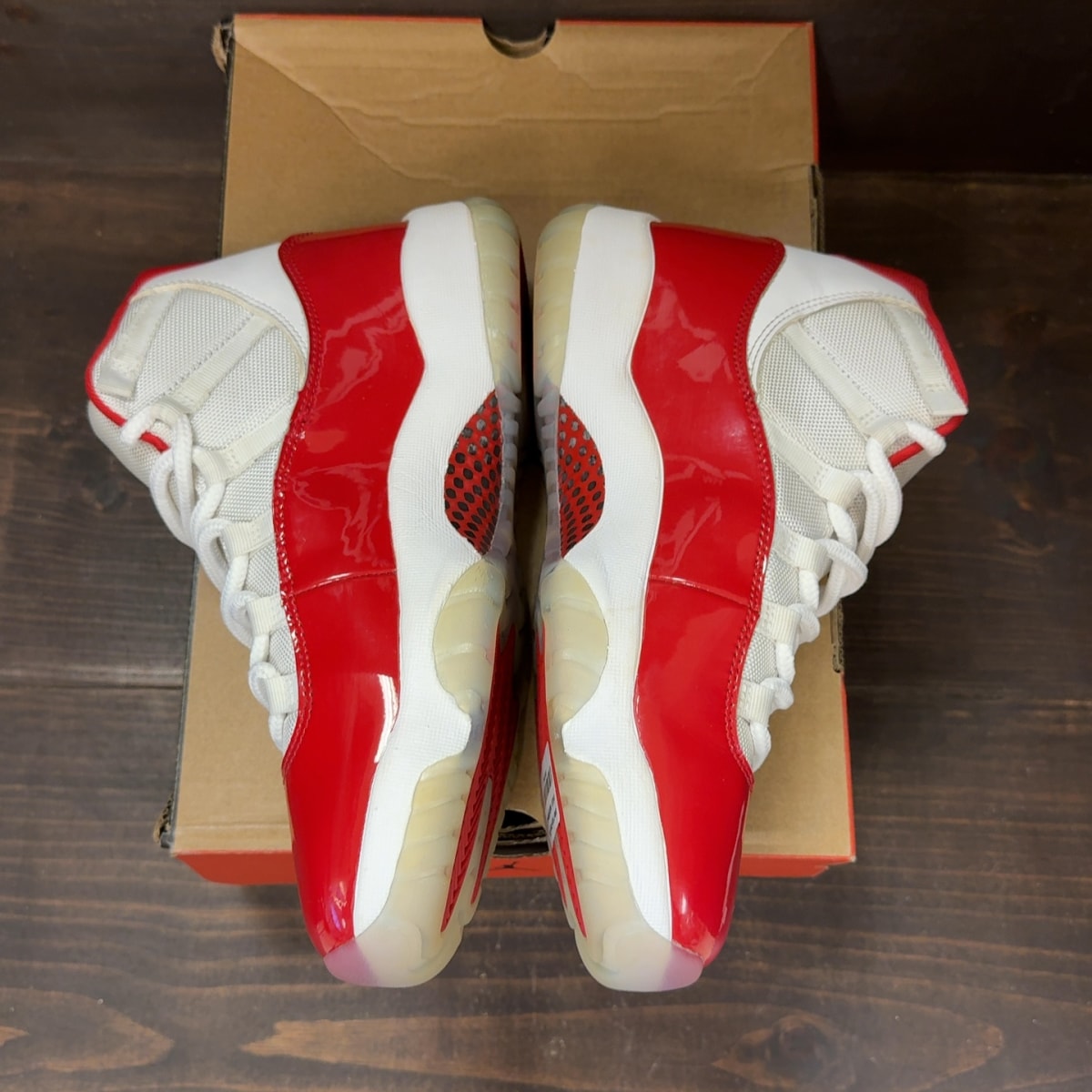 Jordan 11 Retro Cherry (2022) Size 9 (Pre-Owned) - Image 4