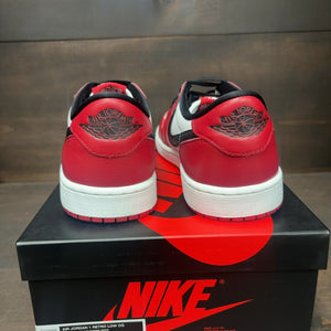 Jordan 1 Retro Low OG Chicago (2025) Size 10 (Pre-Owned)