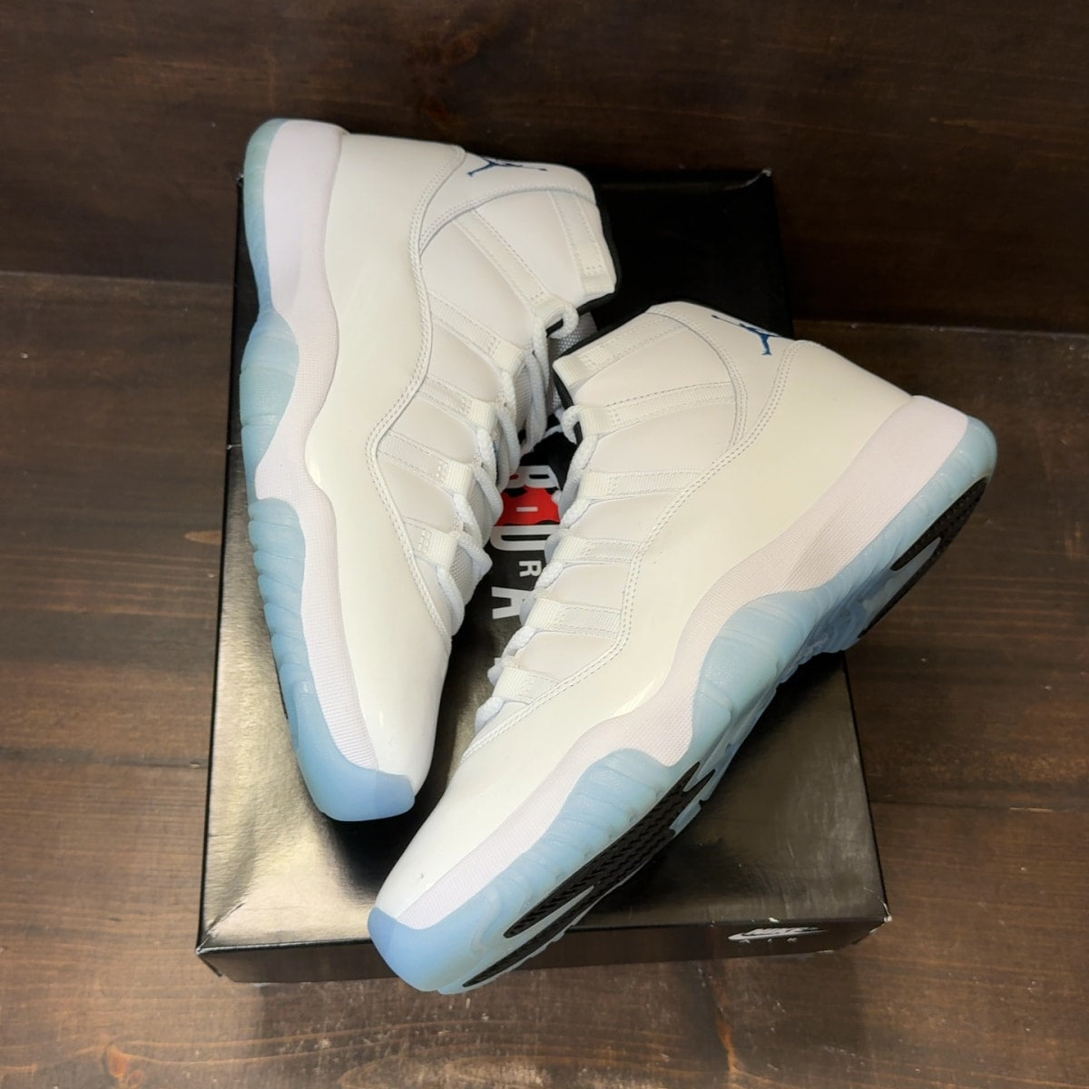 Jordan 11 Retro Legend Blue (2024) - Image 2