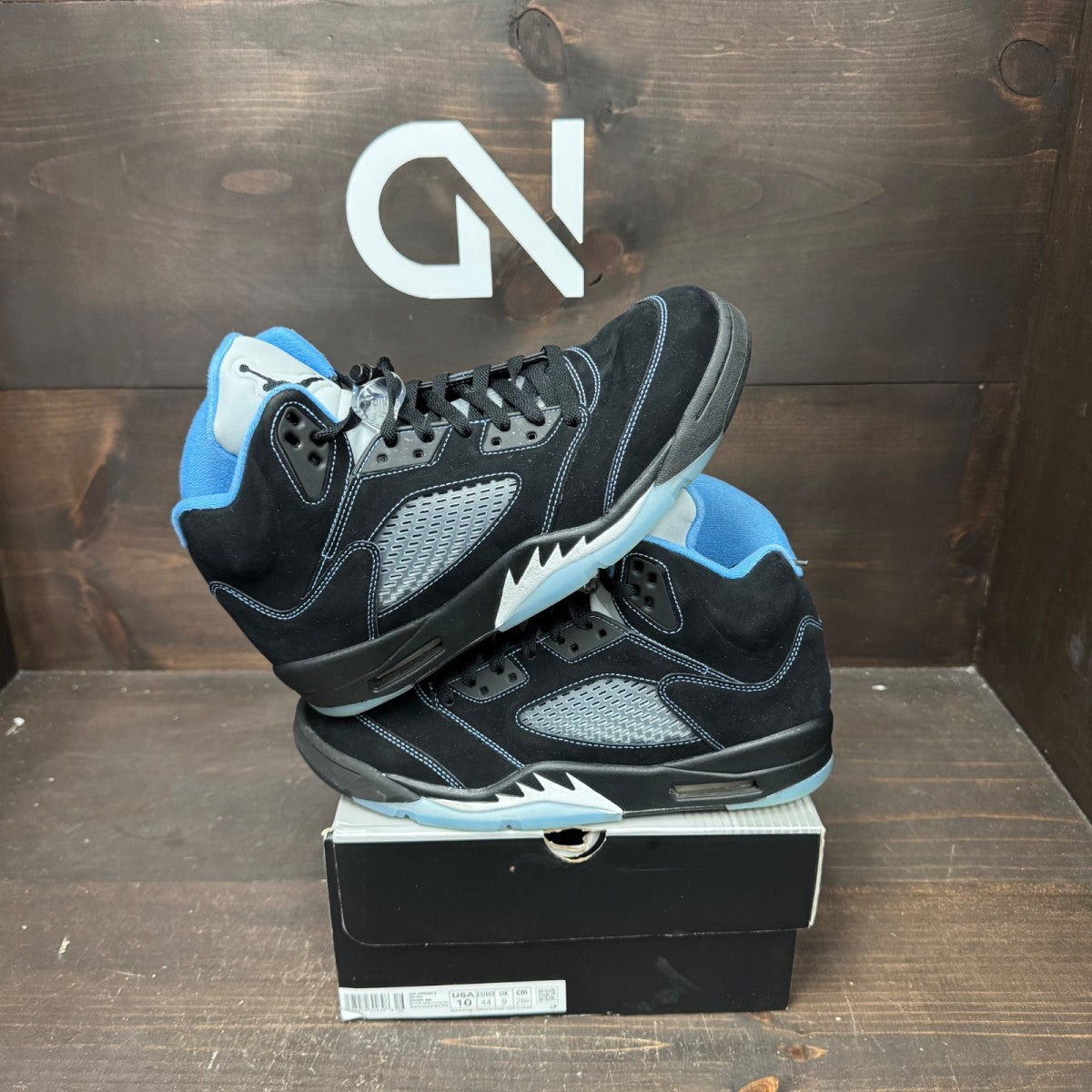 Jordan 5 Retro Black University Blue (2026) - Image 1