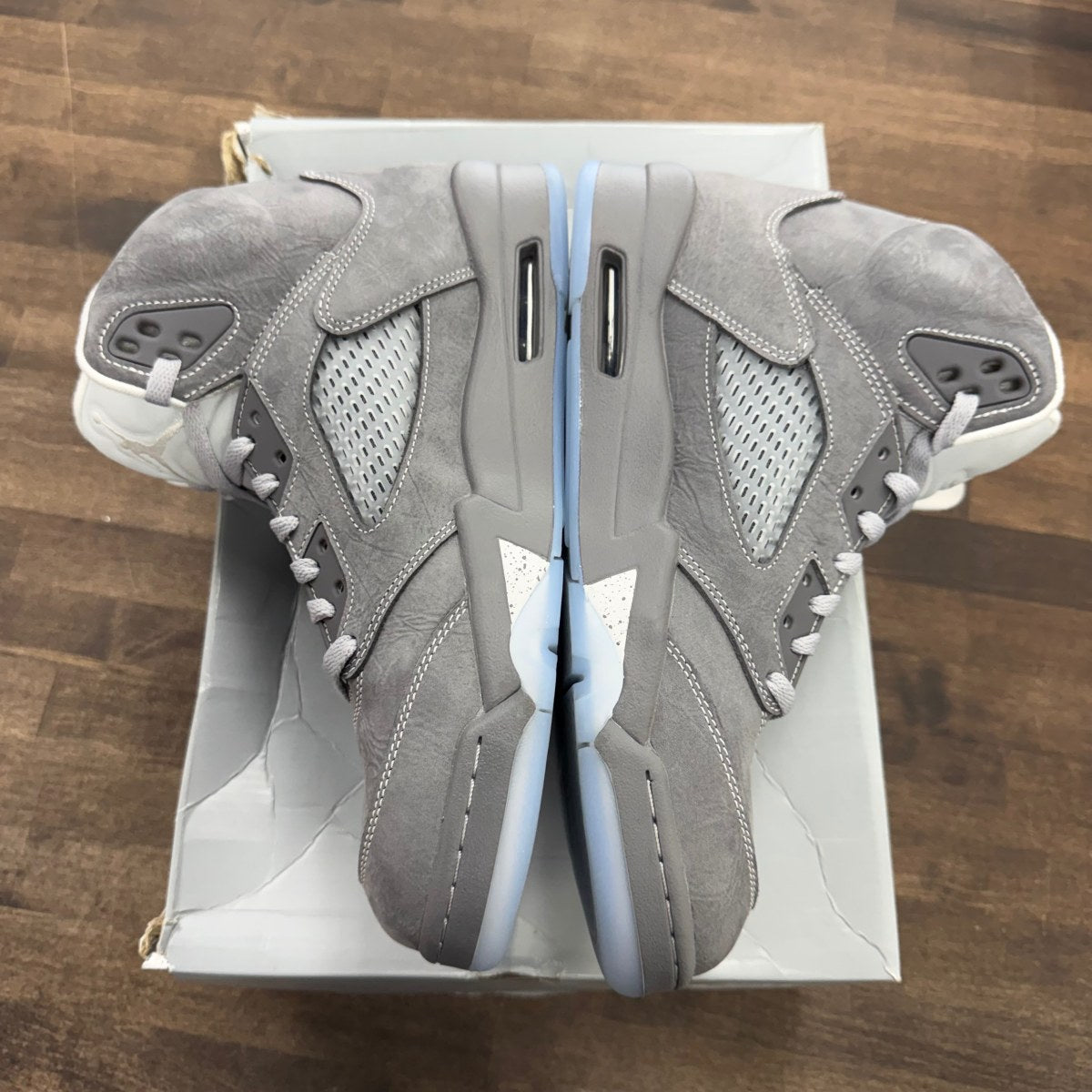 Jordan 5 Retro Wolf Grey (2026) - Image 2