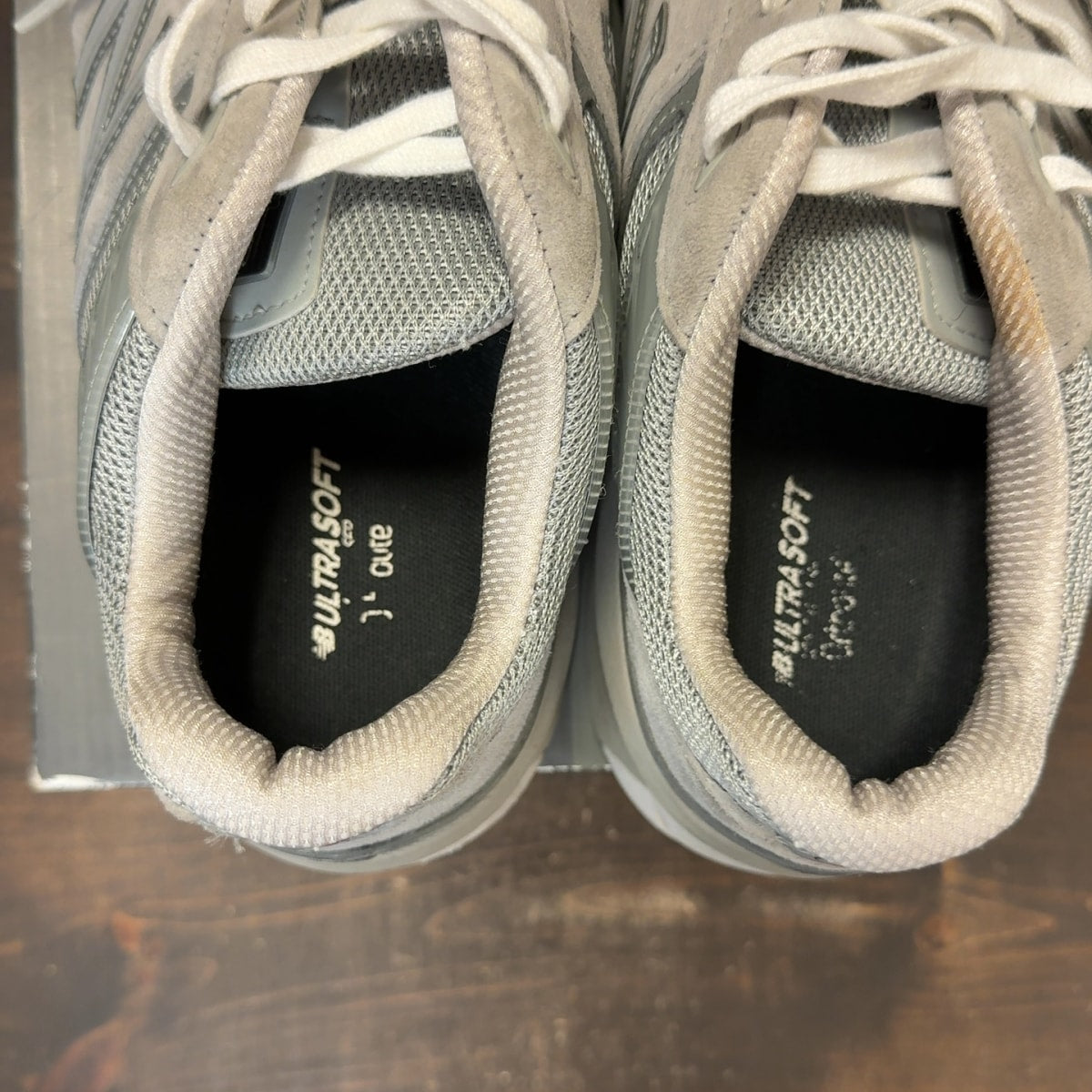 New Balance 990v5 Grey Size 9.5 (Pre-Owned) - Image 6
