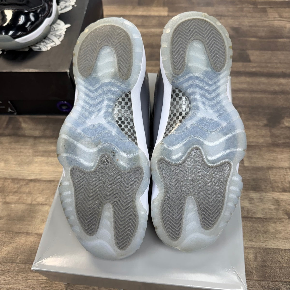Jordan 11 Retro Cool Grey (2021) Size 9.5 (Pre-Owned) - Image 4