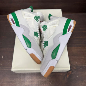 Jordan 4 Retro SB Pine Green Size 9.5 (Pre-Owned) - back
