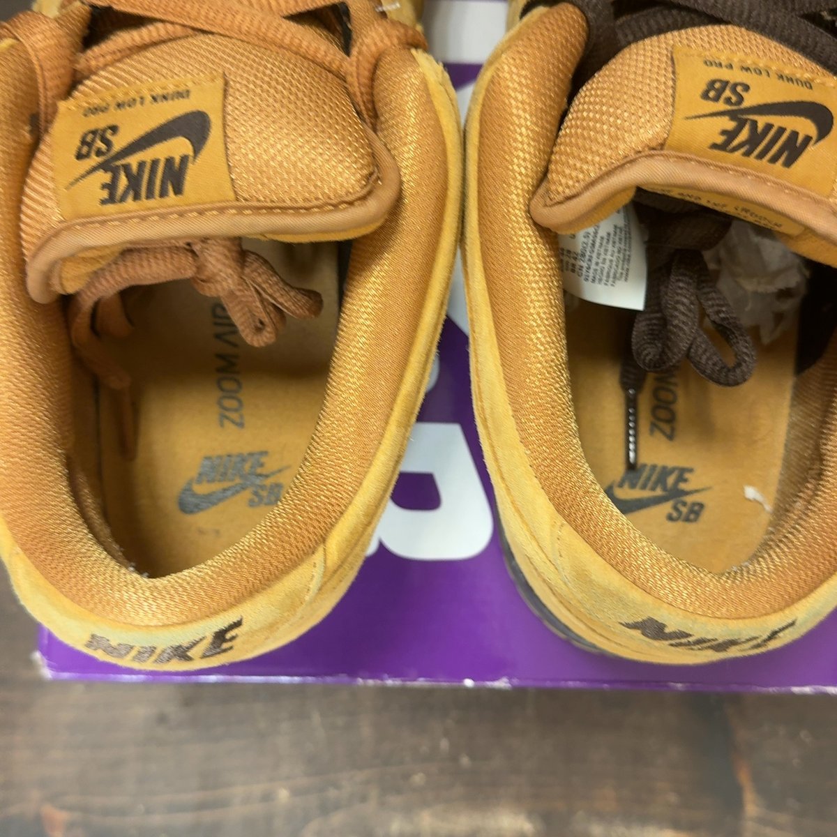 Nike SB Dunk Low Wheat Size 10 (Pre-Owned) - aux