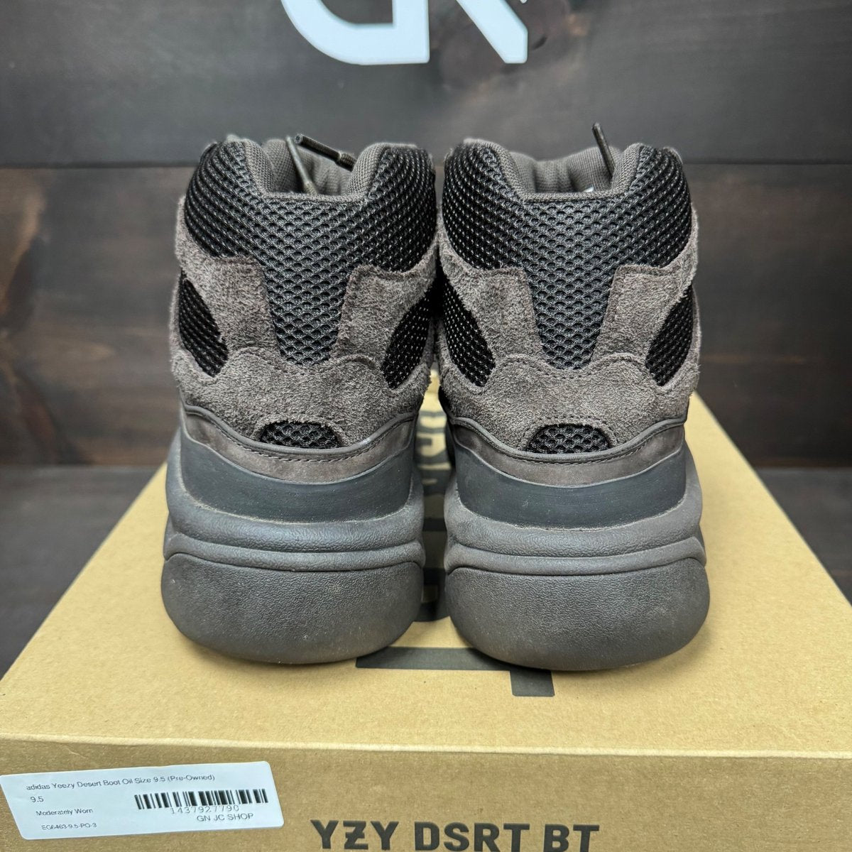 adidas Yeezy Desert Boot Oil Size 9.5 (Pre-Owned) - sole