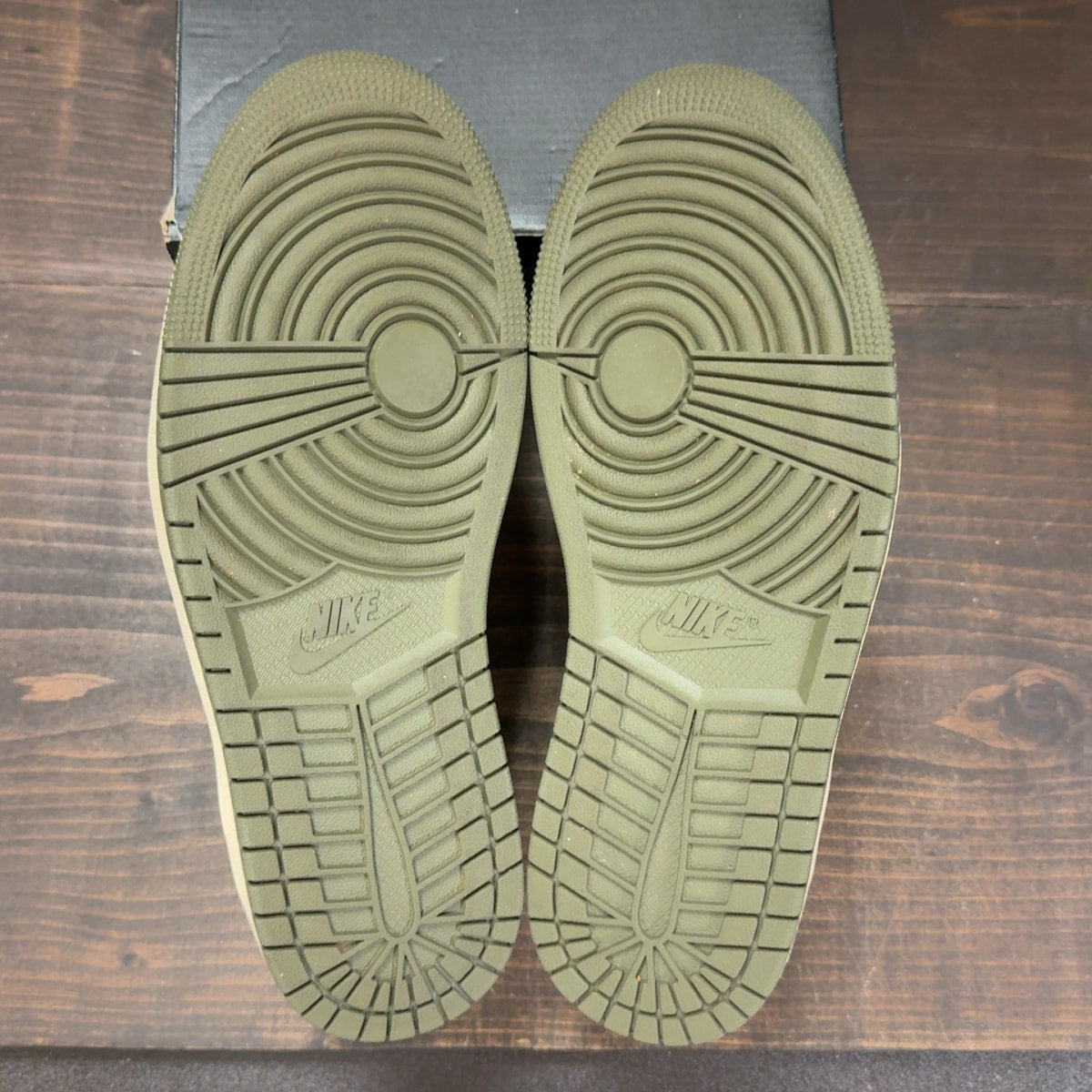Jordan 1 Retro Low OG SP Travis Scott Olive (Women's) Size 10W (Pre-Owned) - Image 8
