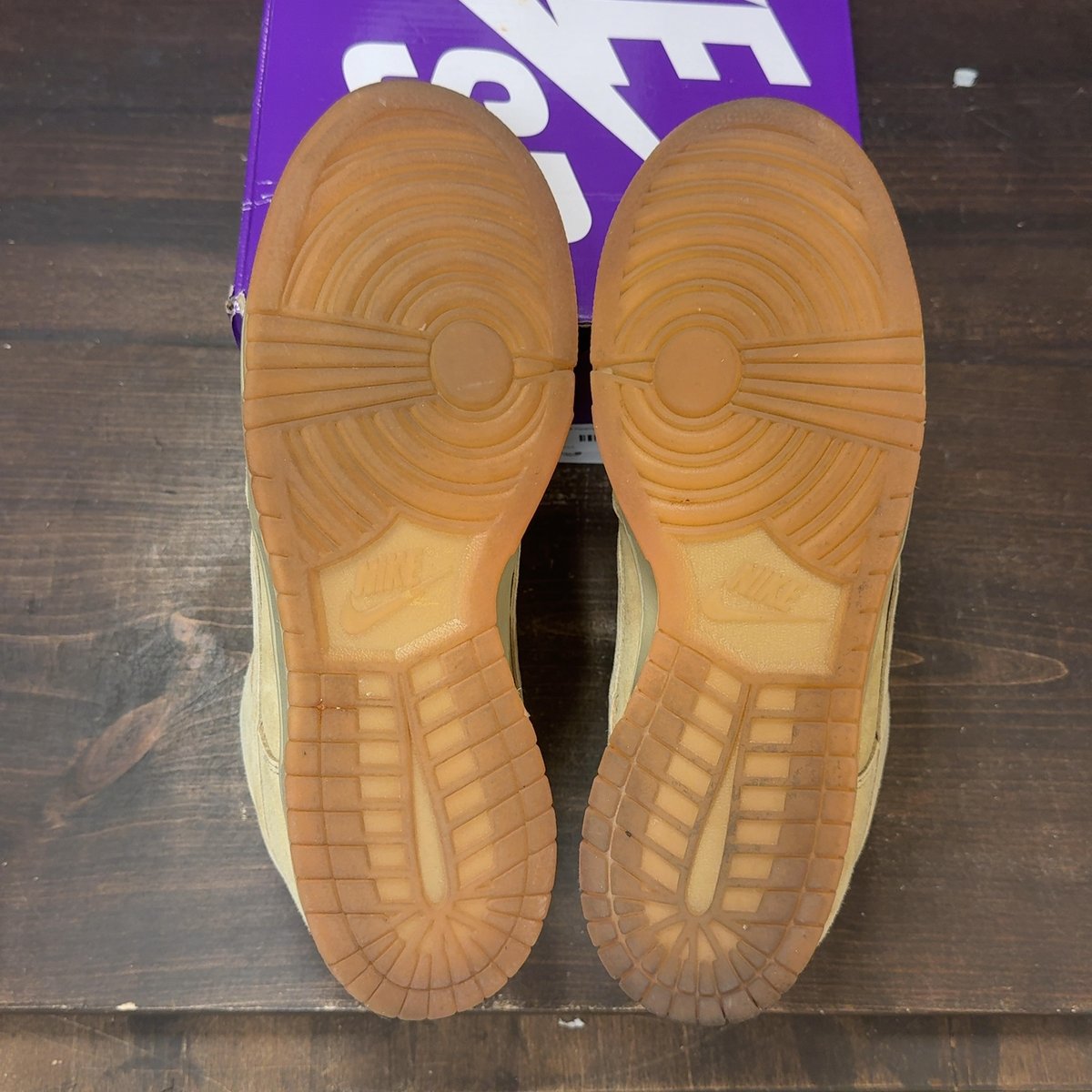 Nike SB Dunk Low Pro B Parachute Beige Size 10 (Pre-Owned) - aux