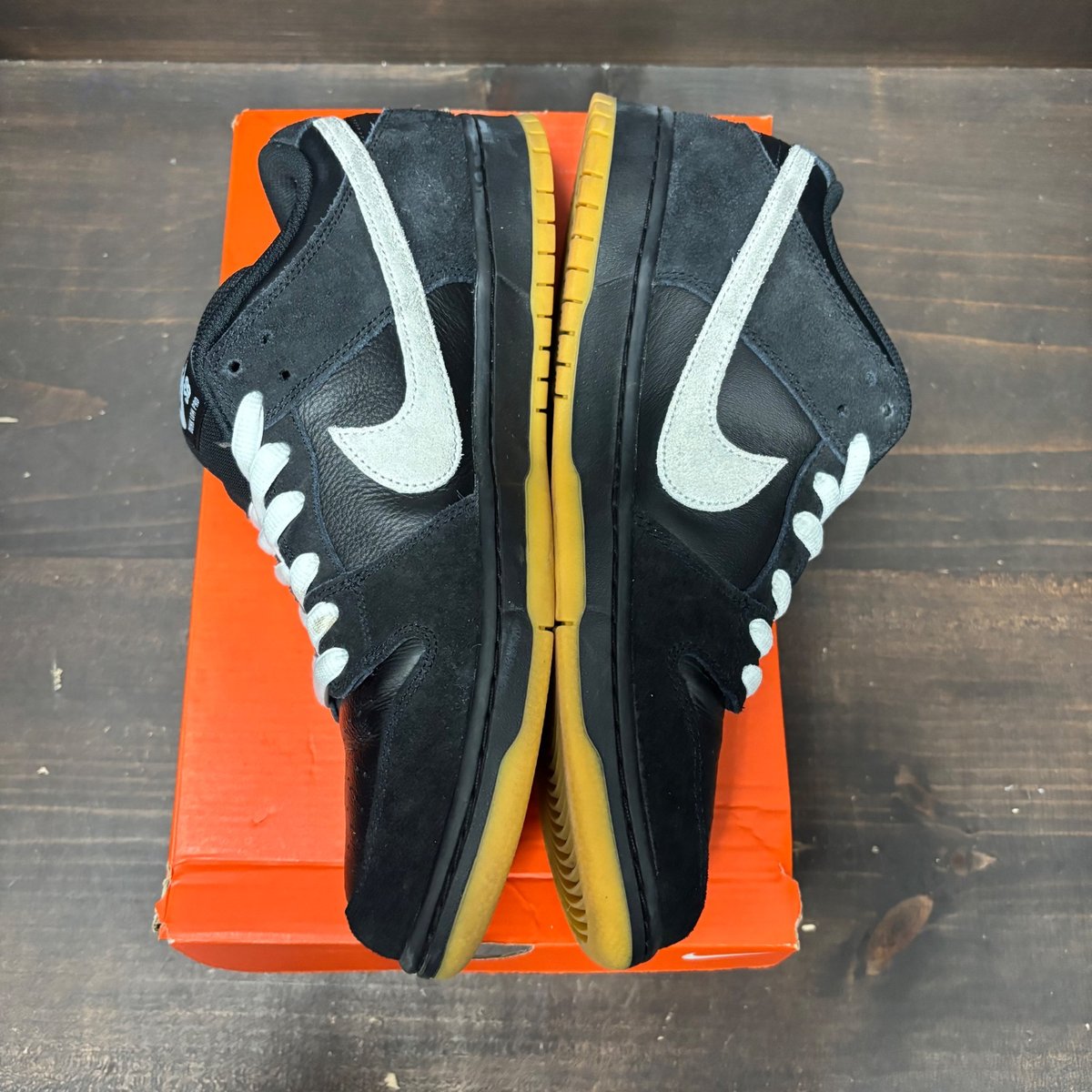 Nike Dunk Low Pro SB Black White Gum Size 12 (Pre-Owned) - tag