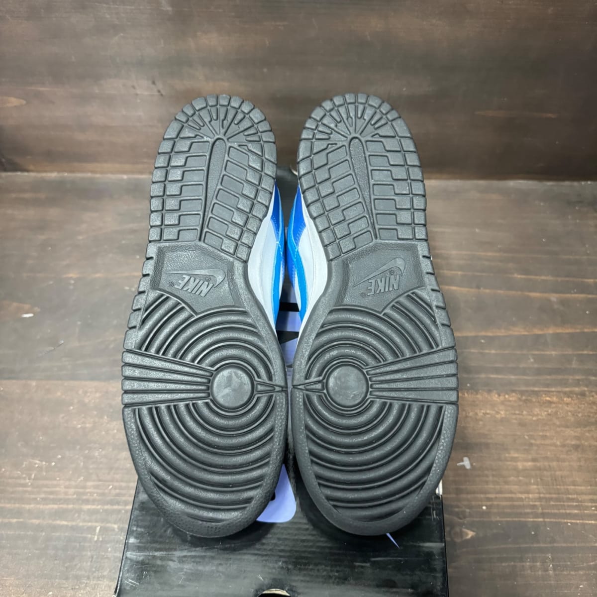 Nike SB Dunk Low Neptune Size 9.5 (Pre-Owned) - box