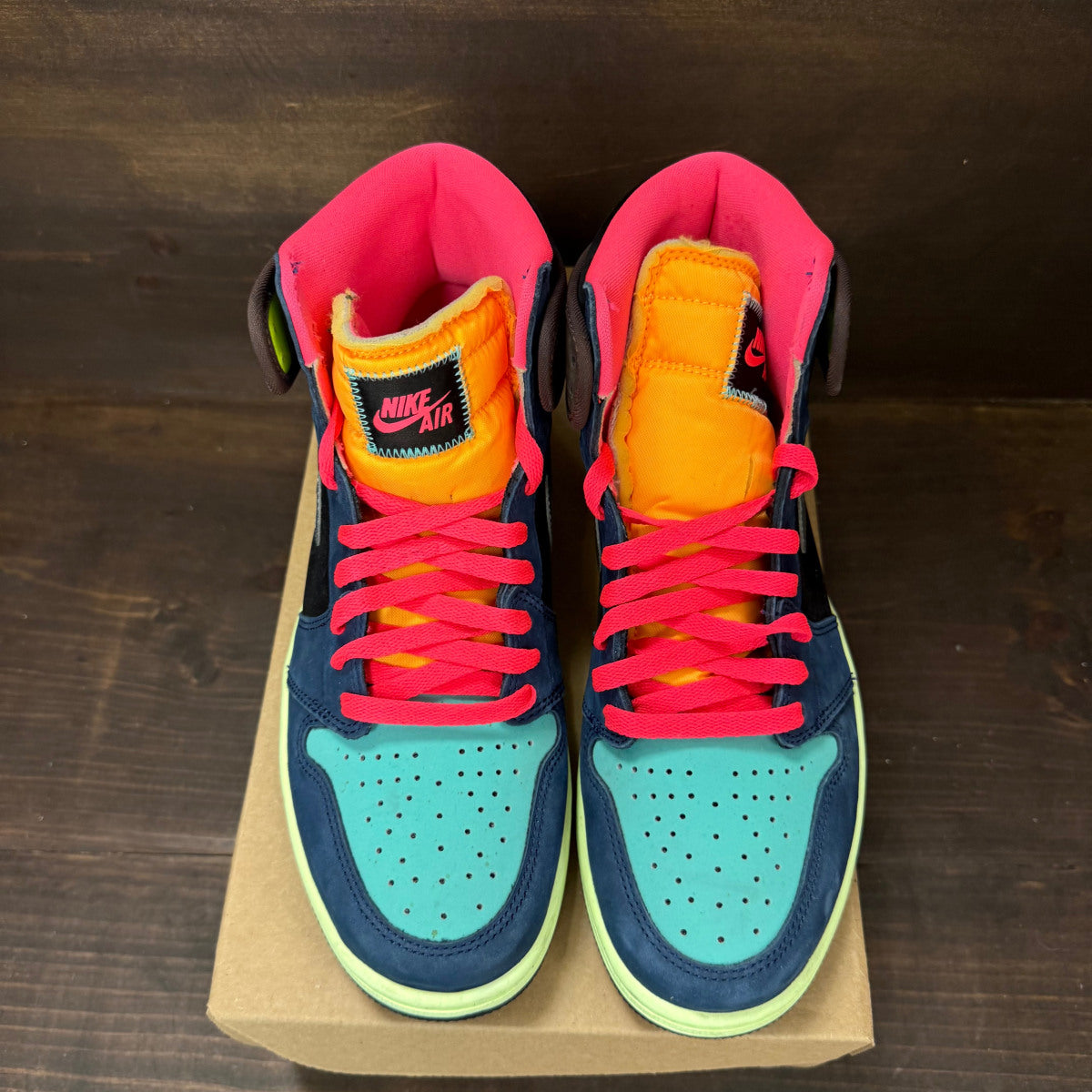 Jordan 1 Retro High Tokyo Bio Hack Size 9 (Pre-Owned) - Image 3