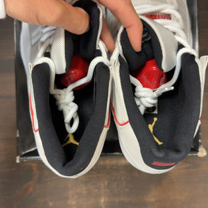 Jordan 11 Retro Platinum Tint Size 13 (Pre-Owned) - aux