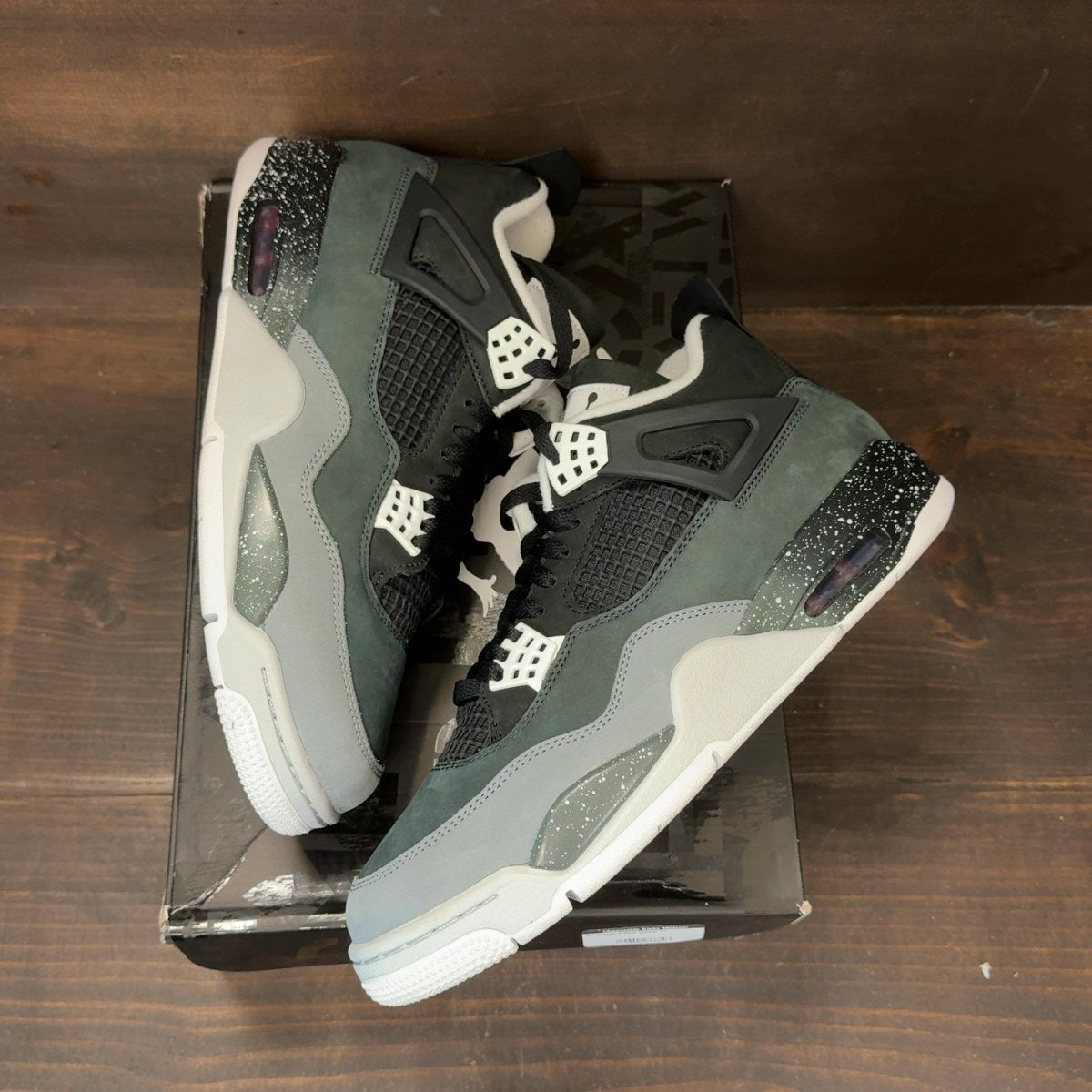 Jordan 4 Retro Fear (2024) Size 11 (Pre-Owned) - Image 2