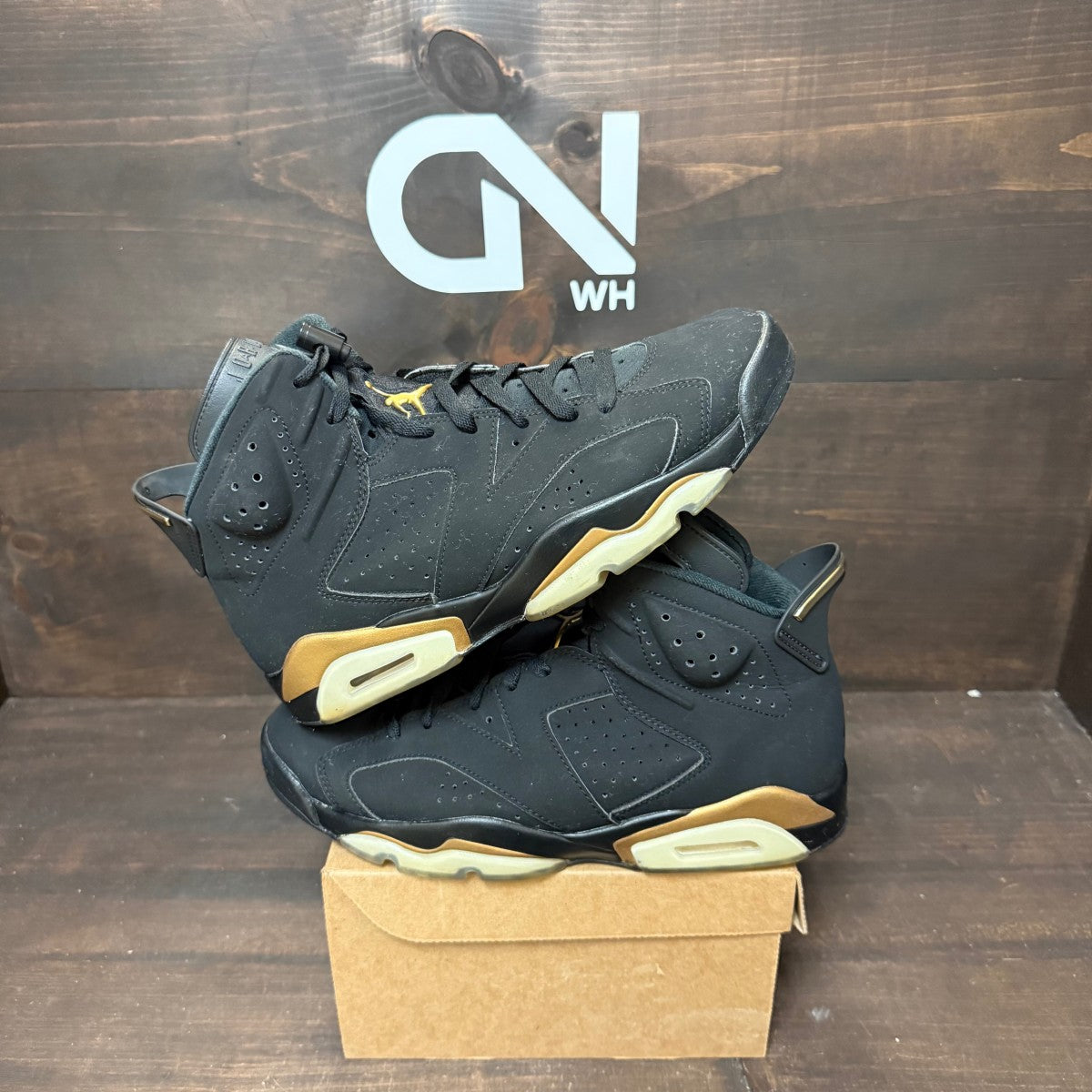 Jordan 6 Retro DMP (2020) Size 10 (Pre-Owned) - Image 1
