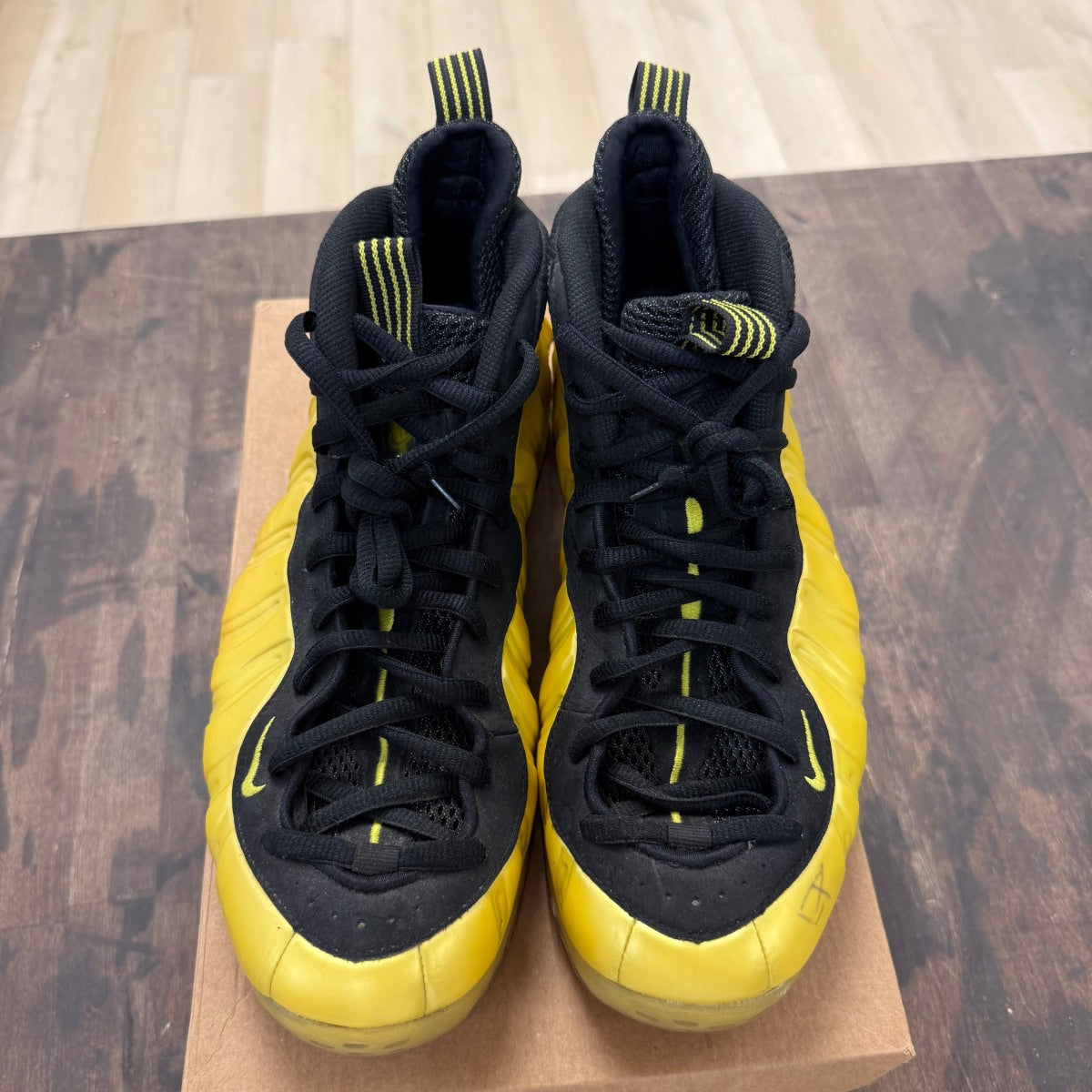 Nike Air Foamposite One Electrolime Size 11 (Pre-Owned) - Image 2